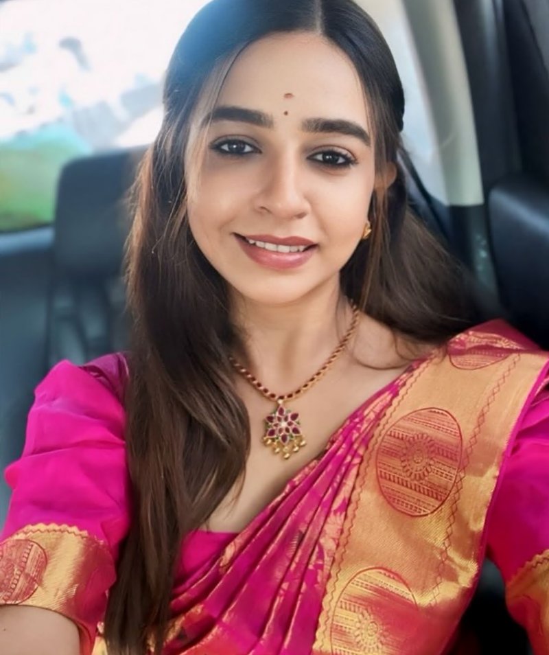 Divya Ganesh photo 7