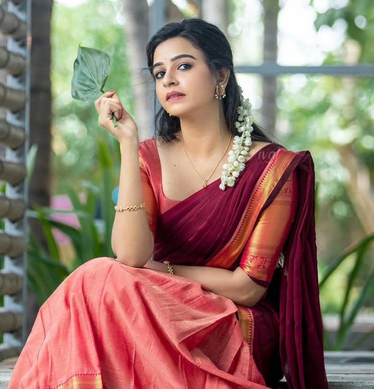 Divya Ganesh photo 5