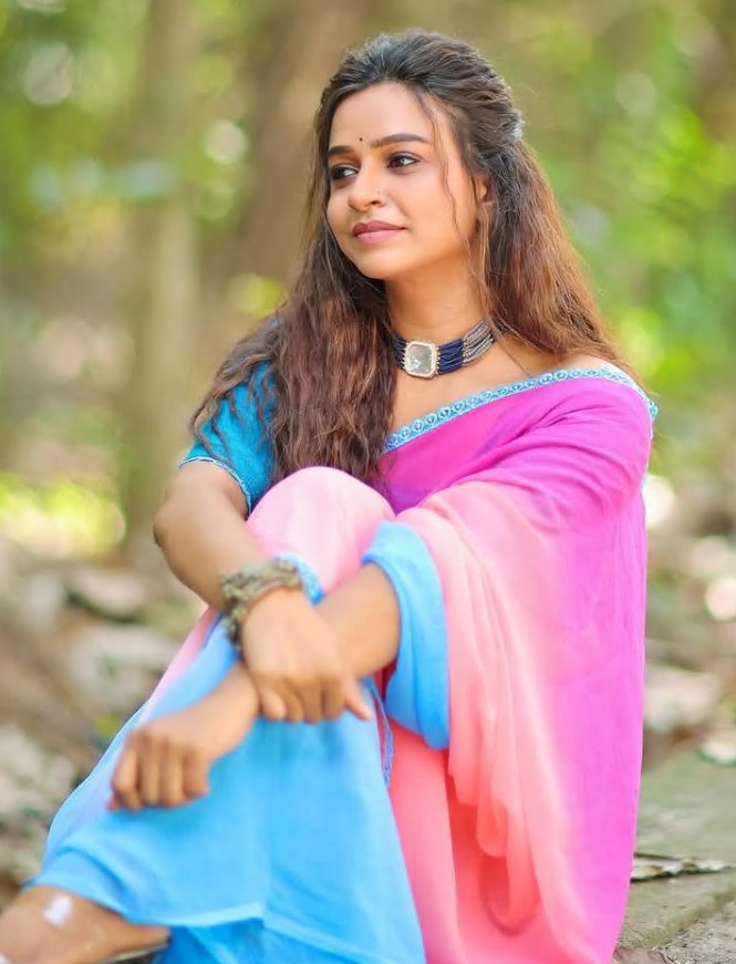 Divya Ganesh photo 8