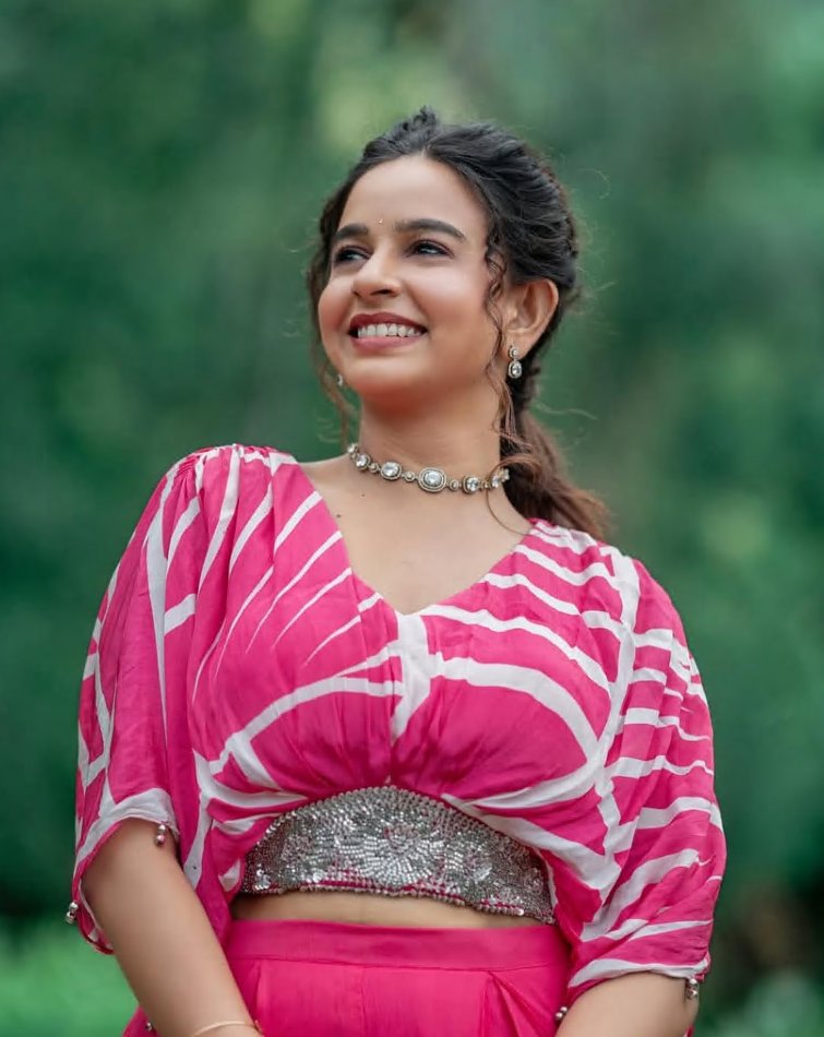 Divya Ganesh photo 6