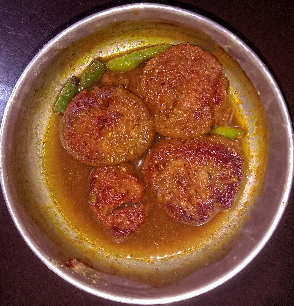 Vadai Curry Recipe - Tamil Style Lentil Dumpling Curry