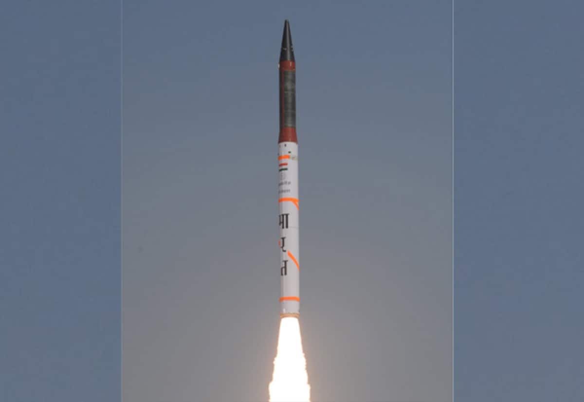 India successfully tests nuclear-capable Agni-4 ballistic missile