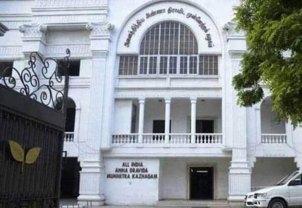 AIADMK fields 15 former ministers; Thalavai Sundaram in Kanyakumari