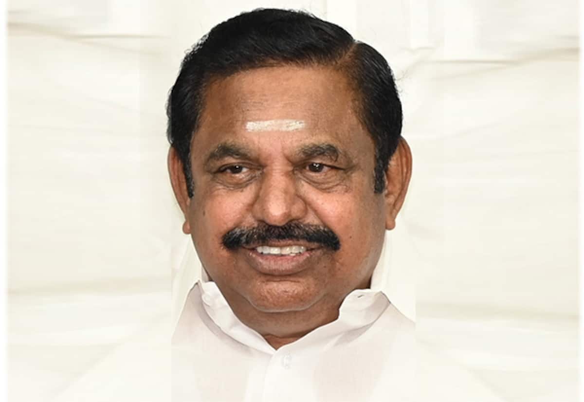 அதிமுக அதிருப்தி அணி: ஓராண்டு அமைதியாக இருக்க முடிவு