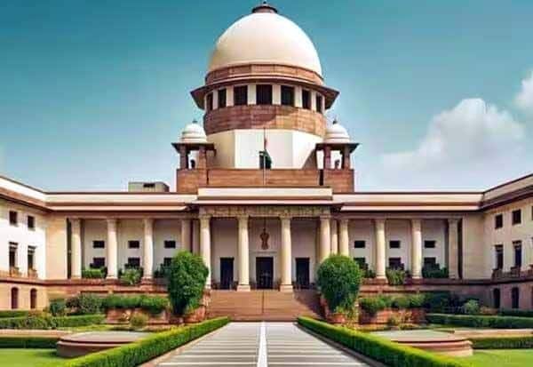 Four resigned AIADMK MLAs file caveat petition in Supreme Court