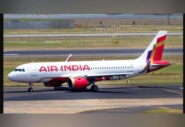 இருக்கை தேர்வு இலவசமானால் விமான கட்டணம் உயரும்: ஏர் இந்தியா, இண்டிகோ எச்சரிக்கை