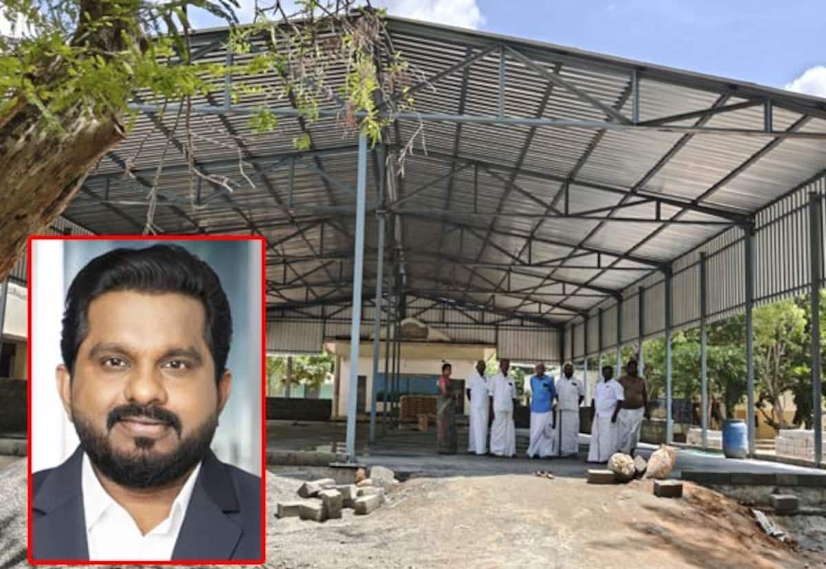 அரசுப் பள்ளிக்கு ரூ.4 கோடி நன்கொடை: முன்னாள் மாணவருக்கு கிராம மக்கள் பாராட்டு