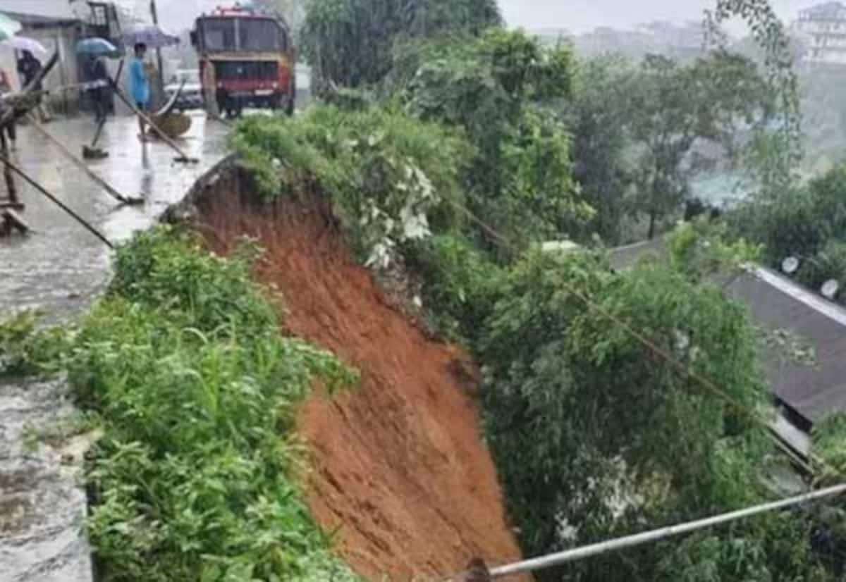 அருணாச்சலில் கனமழை வெள்ளத்தால் நிலச்சரிவு; 5 ராணுவ வீரர்கள் மாயம்