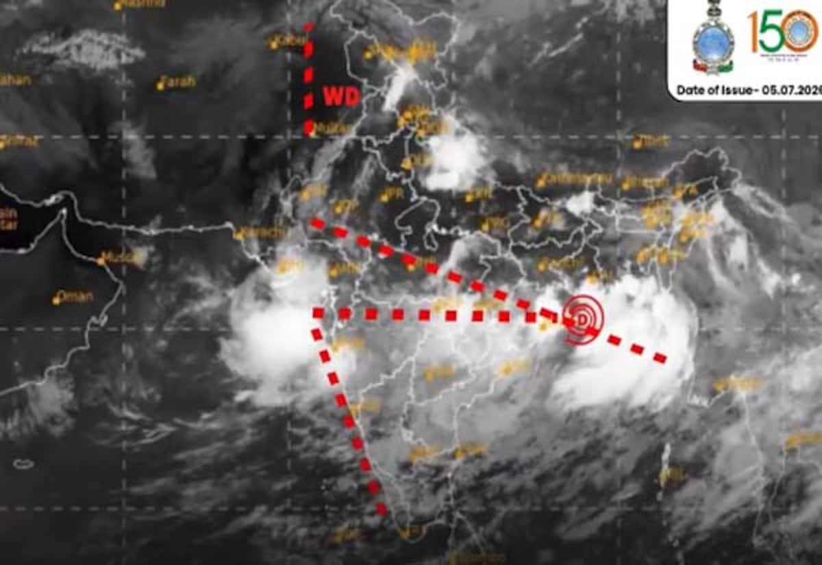 Low-pressure system in Bay of Bengal strengthens, IMD issues alert
