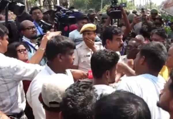 மேற்கு வங்க மறு ஓட்டுப்பதிவில் திரிணமுல்-பாஜ தொண்டர்கள் மோதல்