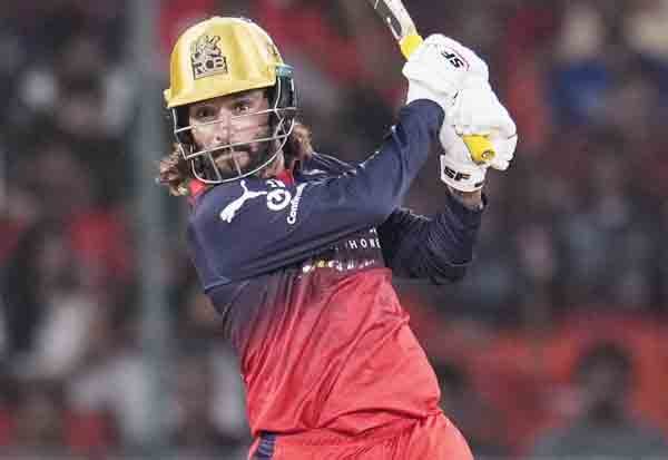 Bengaluru stay top despite loss; Hyderabad finish third