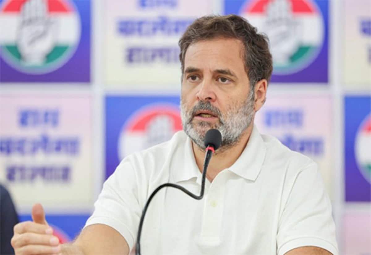 வியட்நாம் பயணம் குறித்து ராகுலை கிண்டல் செய்த பாஜ; காங்கிரஸ் பதிலடி