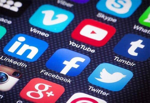16 வயதுக்குட்பட்டோர் சமூக வலைதளங்களுக்கு தடை: கனடா மசோதா