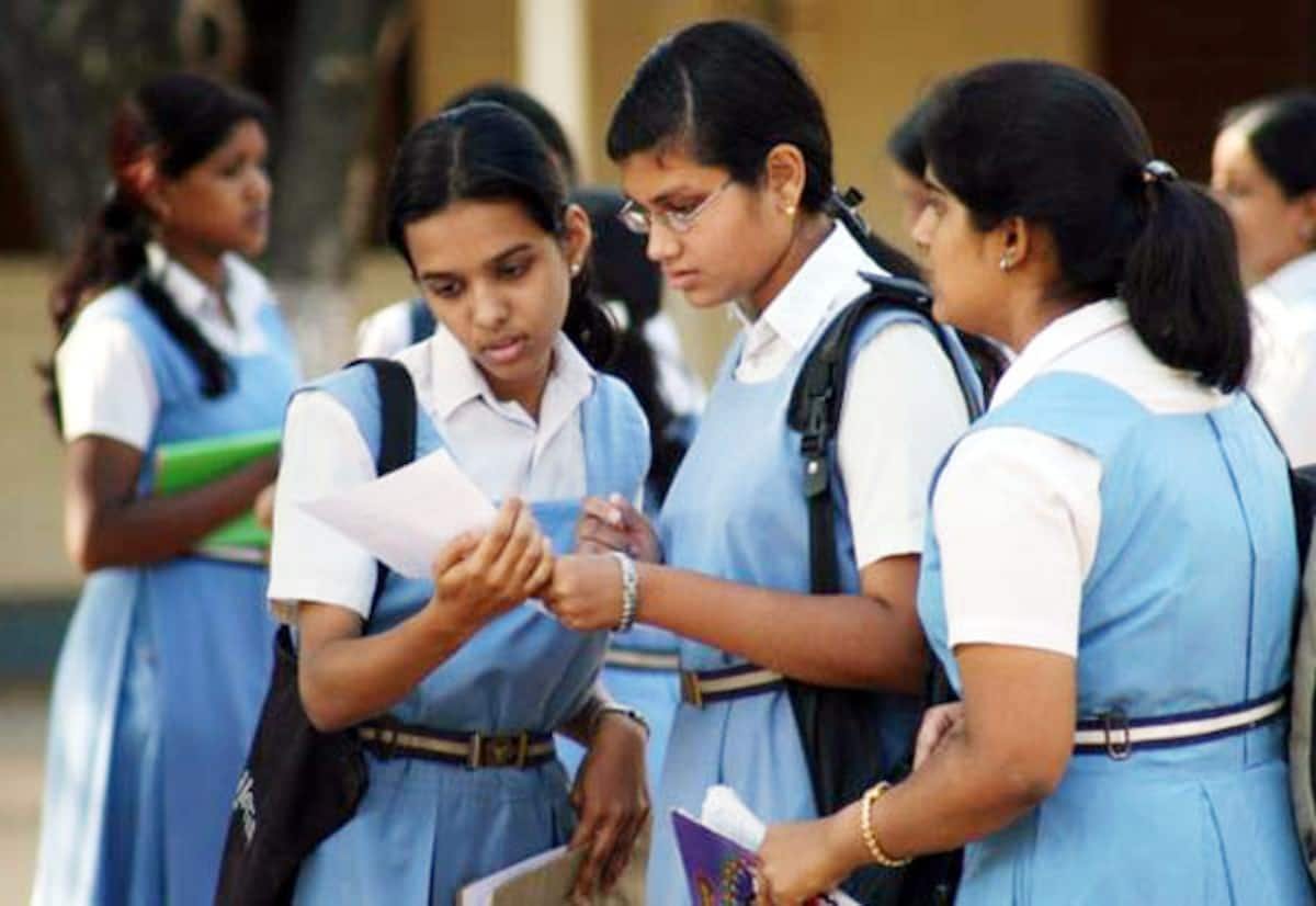 CBSE: Passing 3rd language mandatory to clear Class 10 from 2027-28