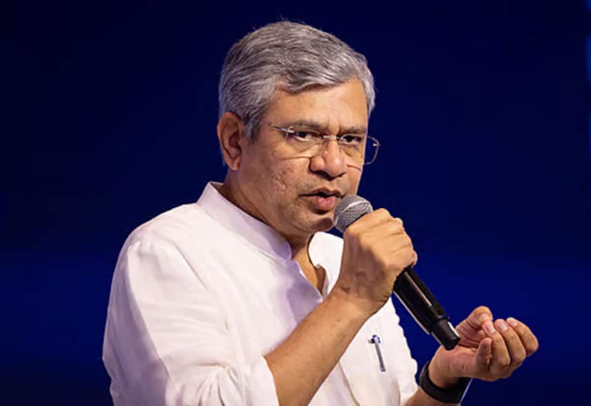 Centre warns TV channels against airing anti-national content as news