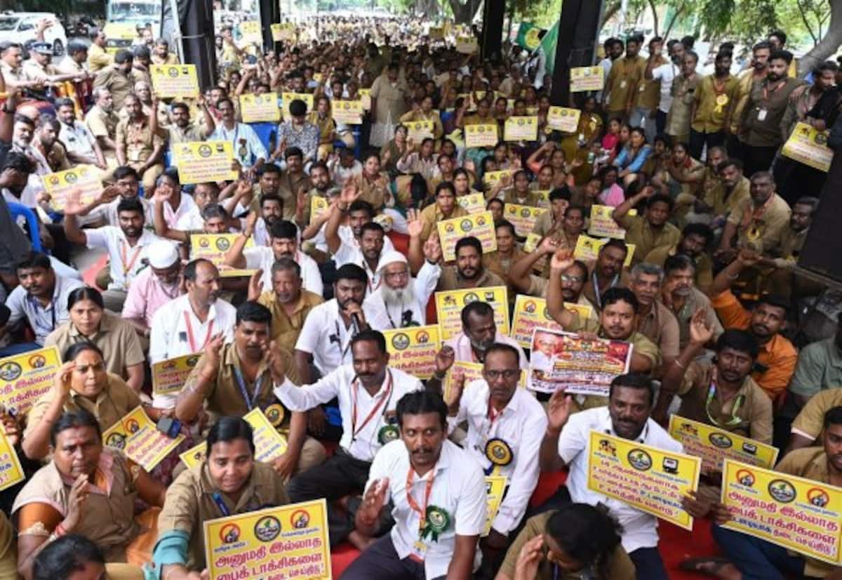 Auto and call taxi drivers end hunger strike after talks in Chennai