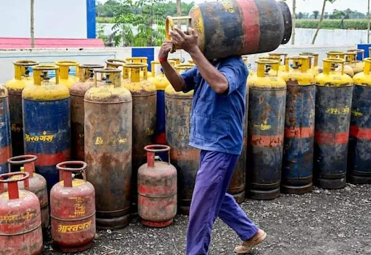 Chennai commercial LPG cylinder price cut by Rs 200 to Rs 2,906