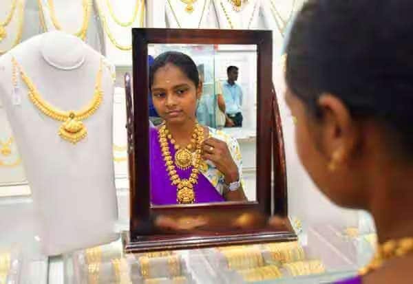 Gold drops Rs 2,120 per sovereign in Chennai; down Rs 3,680 in 2 days