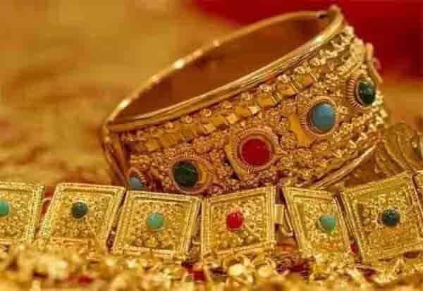 Chennai gold price swings; ends at Rs 1,06,800 per sovereign