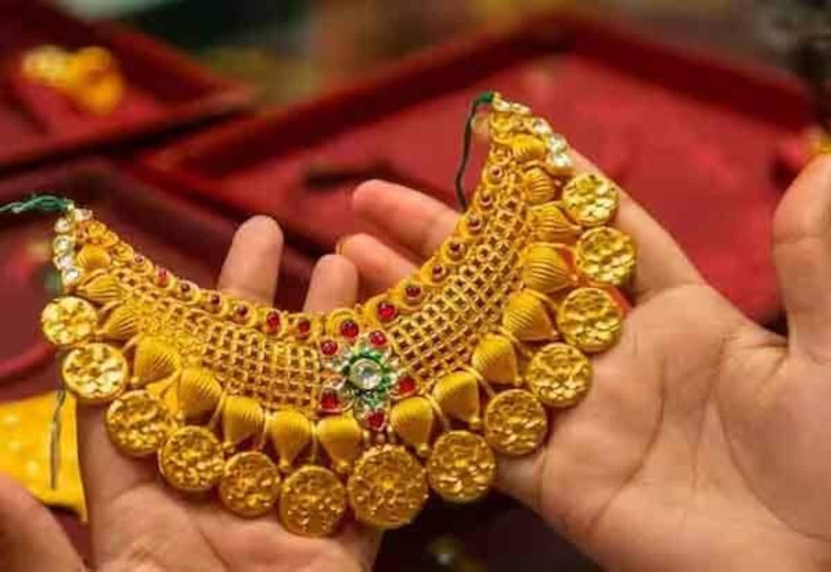 சென்னையில் தங்கம் சவரனுக்கு ரூ.1,200 உயர்வு; வெள்ளி கிலோ ரூ.5,000 ஏற்றம்
