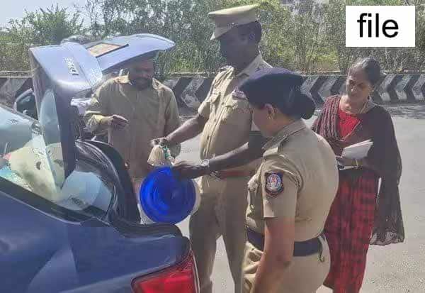 சென்னையில் ரூ.245 கோடி தங்க, வைர நகைகள் பறிமுதல்; ஆவணங்கள் இல்லை