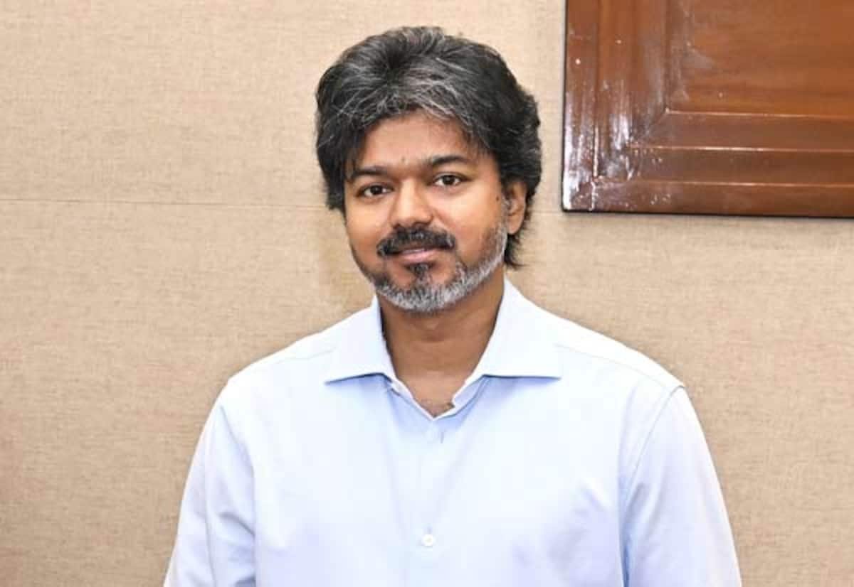 கதர் வாங்கி நெசவாளர்களை ஆதரிக்க வேண்டும்: முதல்வர் விஜய் வேண்டுகோள்