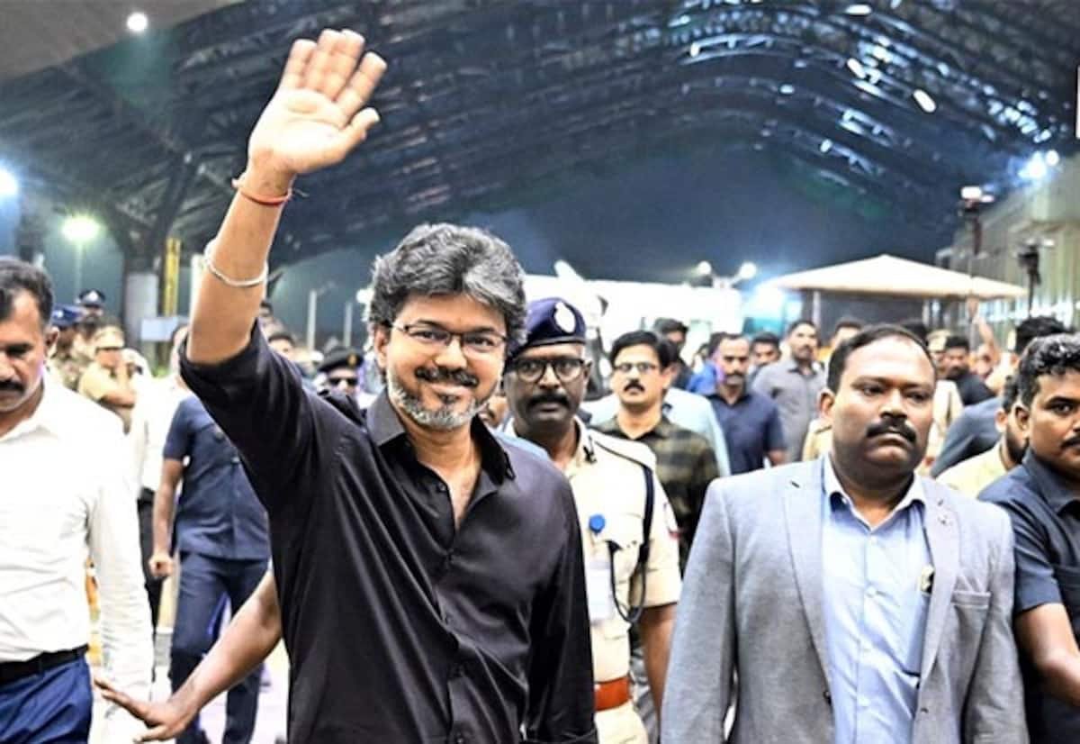 முதல்வர் விஜய் லண்டன் சென்றடைந்தார்; முதலீடு ஈர்க்கும் பயணம் தொடக்கம்