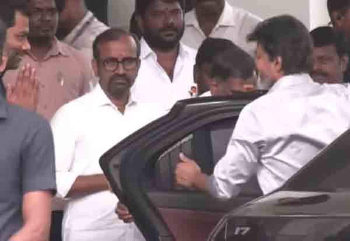 CM Vijay reviews monsoon precautions, relief work in rain-hit Chennai