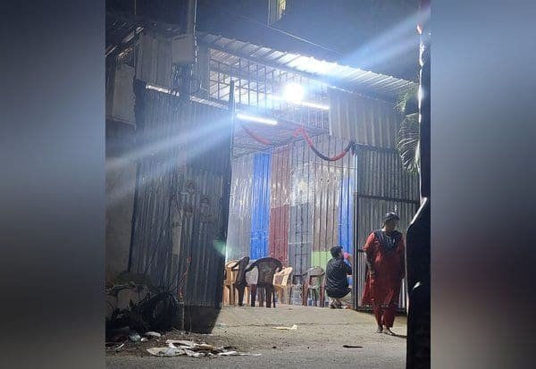 கோவை தெற்கில் ‘கொட்டகை’ அமைத்து கூப்பன் ஆசை காட்டுகிறார்கள்: அ.தி.மு.க. புகார்