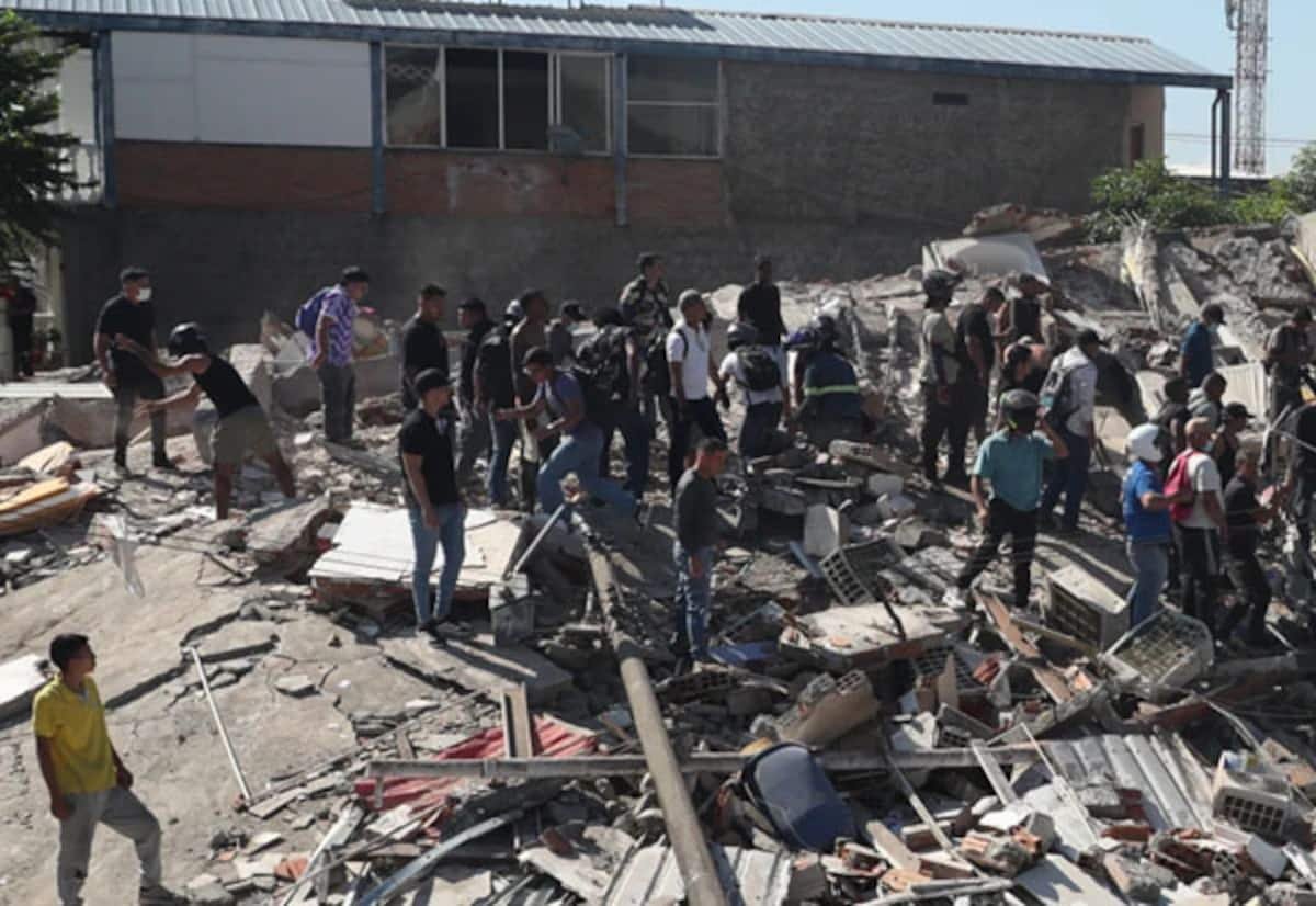 7.4 Earthquake Shakes Colombia; 47 Dead, Over 1,000 Trapped