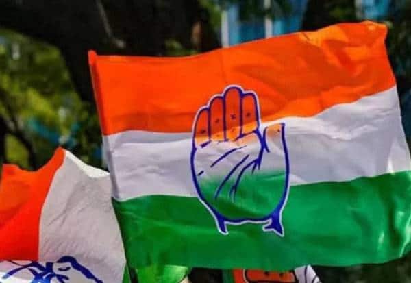 மகளிர் மசோதாவை உடனடியாக அமல்படுத்தக் கோரி டெல்லியில் காங்கிரஸ் போராட்டம்