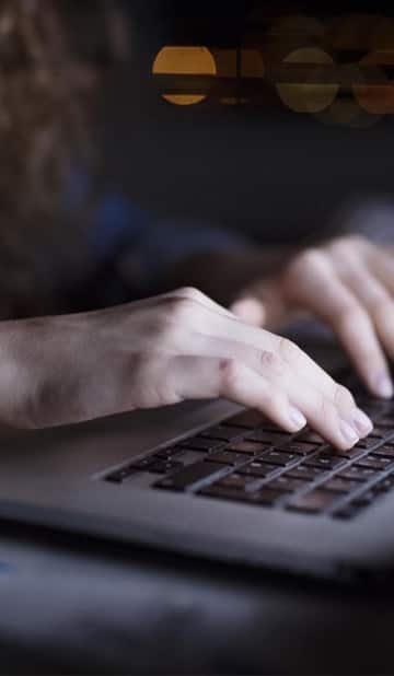 ஆபாச மிரட்டல் வலையில் மாணவர்கள் சிக்காதீர்கள்: சைபர் கிரைம் எச்சரிக்கை