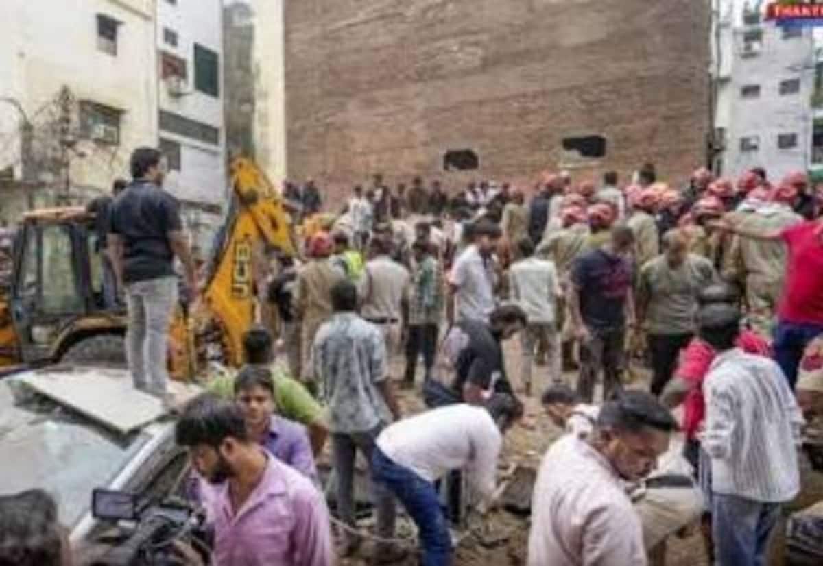 விடுதி கட்டட இடிவிபத்துக்குப் பின் டில்லியில் அனுமதியின்றி கட்டப்பட்ட 67 கட்டடங்கள் இடிப்பு