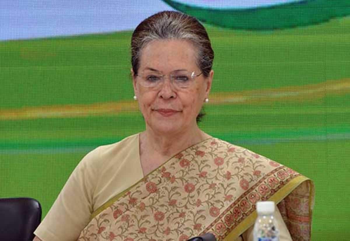 சோனியாவுக்கு எதிரான வாக்காளர் பட்டியல் வழக்கு: மீண்டும் விசாரிக்க டில்லி உயர் நீதிமன்றம் உத்தரவு