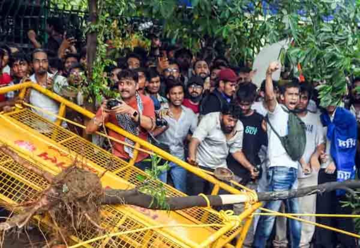 Delhi residents upset as repeated Jantar Mantar protests snarl traffic