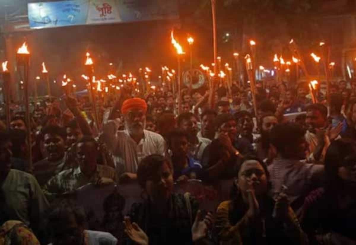 Hindus hold torchlight march in Dhaka over insult to Ram image