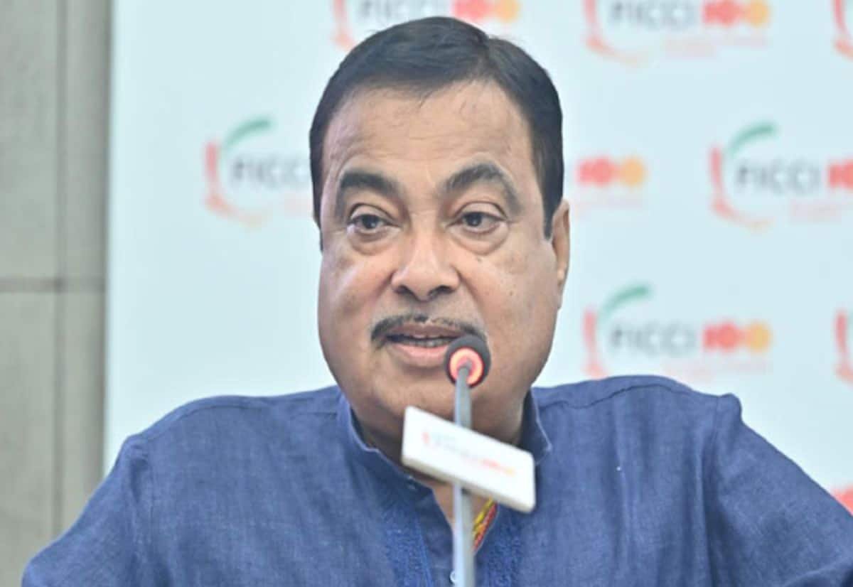 சுங்கச்சாவடிகளில் இனி காத்திருப்பு இல்லை; 2027 மார்ச்சுக்குள் முழு டிஜிட்டல் சுங்கம்