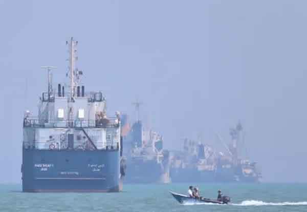 Indian LNG ship ‘Disha’ safely crosses Strait of Hormuz amid tensions