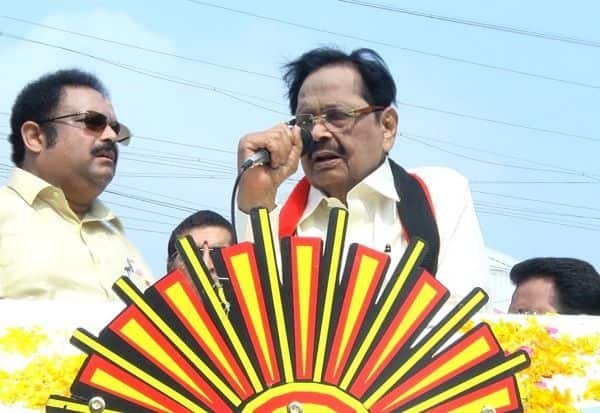 Ailing Durai Murugan begins campaign in Katpadi