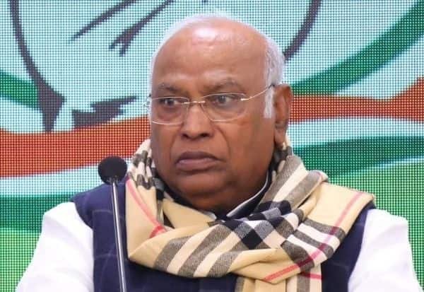 மோடியை ‘பயங்கரவாதி’ என கூறியதாக கார்கேவுக்கு தேர்தல் கமிஷன் நோட்டீஸ்