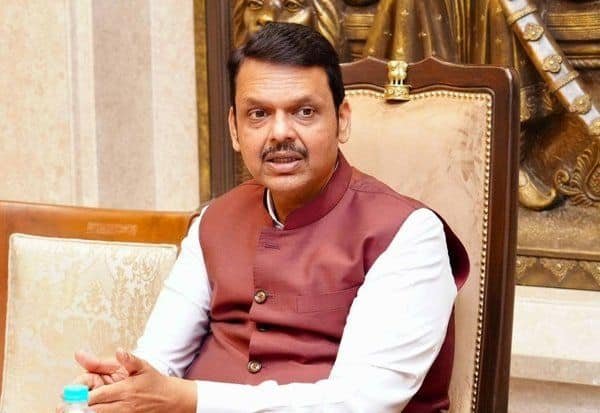 Fadnavis says calls grow in Congress to replace Rahul Gandhi