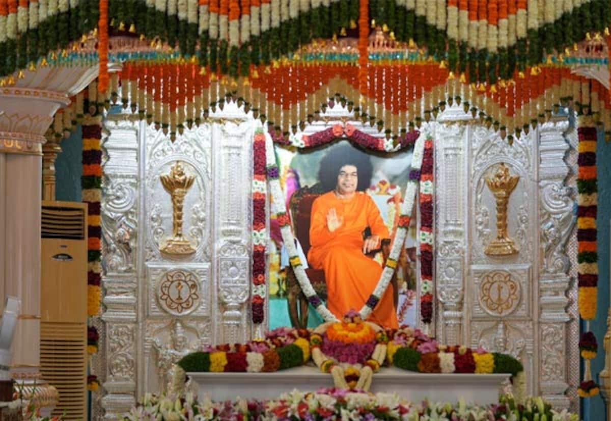 Guru Purnima celebrated at Puttaparthi Prasanthi Nilayam