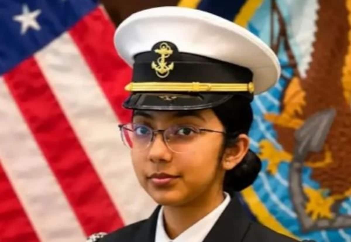 Indian-Origin Teen Leads 300 in US Navy Cadet Unit, Wins Praise