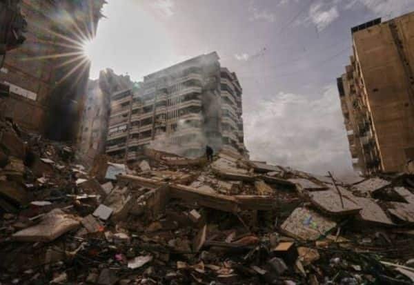 பாக்தாத் விமான நிலையம் அருகே அமெரிக்க தளங்களை குறிவைத்து ஈரான் ஏவுகணை தாக்குதல்