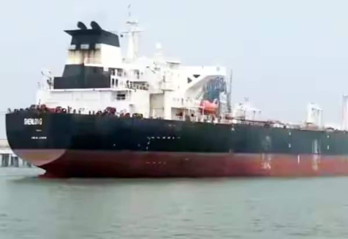 Iran to US: We decide when Strait of Hormuz opens or shuts