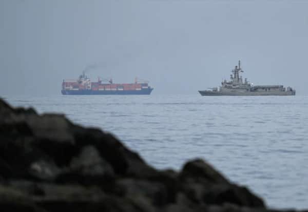 ஹார்முஸ் ஜலசந்தி கடப்பதற்கு ரூ.18.50 கோடி கட்டணம்: ஈரான் பரிசீலனை