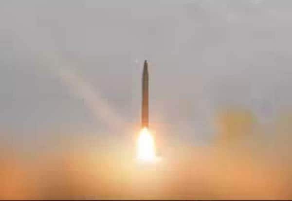 முதல்முறையாக இஸ்ரேல் மீது ஈரான் ‘டான்சிங்’ செஜ்ஜில்-2 ஏவுகணை தாக்குதல்