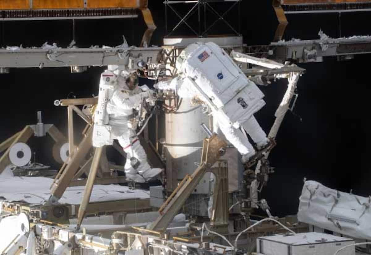 NASA astronauts set for spacewalk to fix ISS Canadarm2
