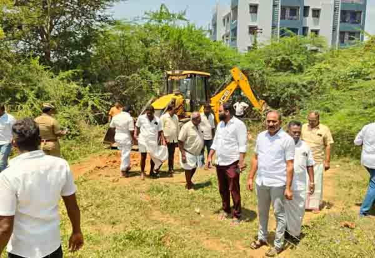 காரைக்குடியில் ரூ.100 கோடி கோவில் நிலம் போலி ஆவணங்களால் விற்பனை செய்ததாக புகார்