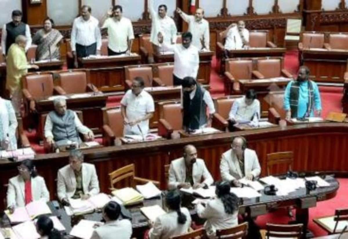 Row erupts in Karnataka Assembly over full 'Vande Mataram' singing
